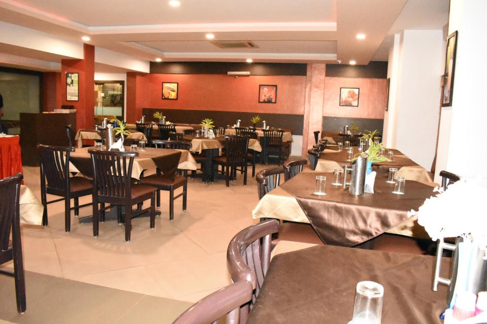 Goverdhan Greens Resort Dwarka L Hotels In Dwarka 外观 照片