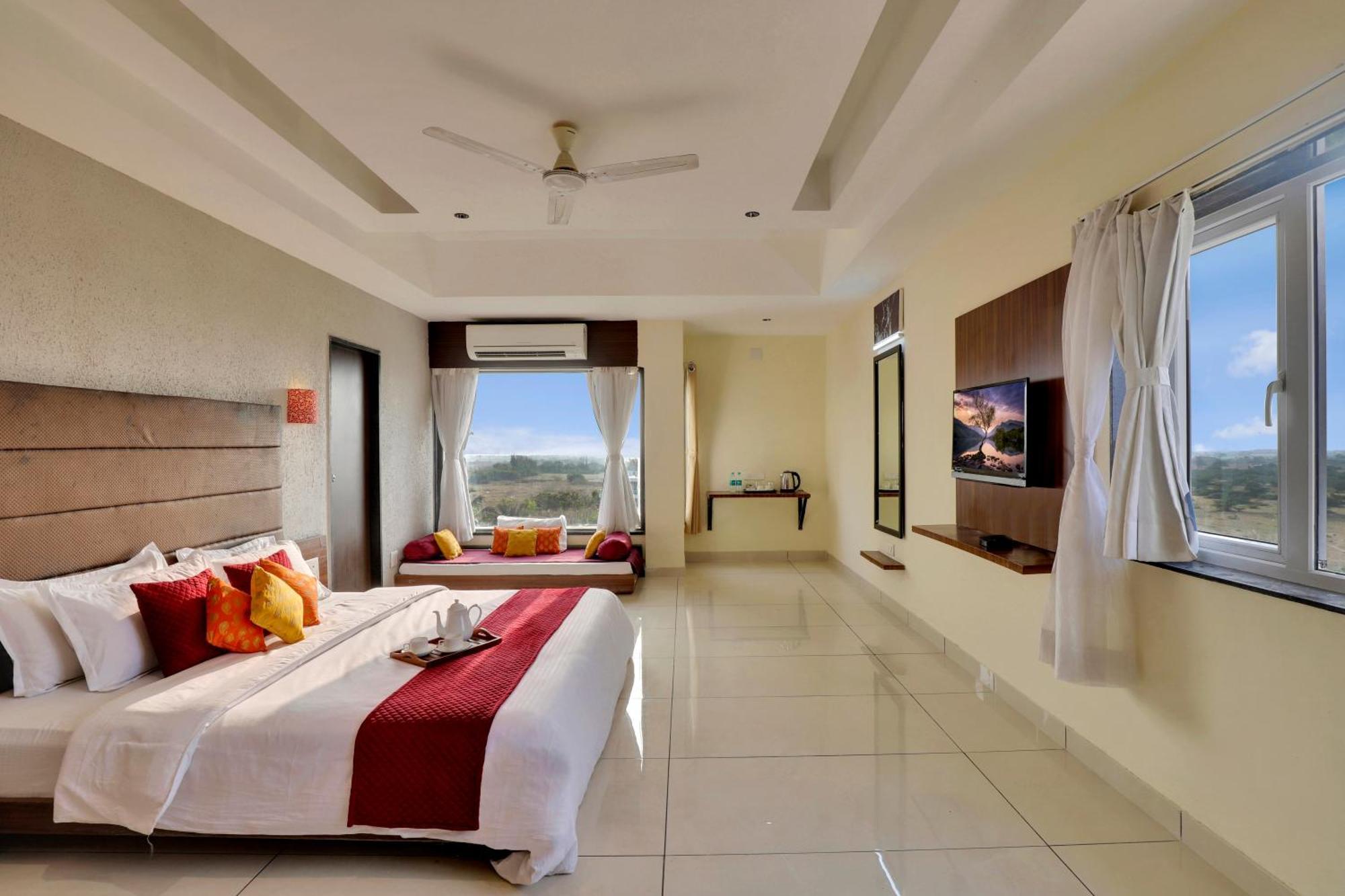 Goverdhan Greens Resort Dwarka L Hotels In Dwarka 外观 照片