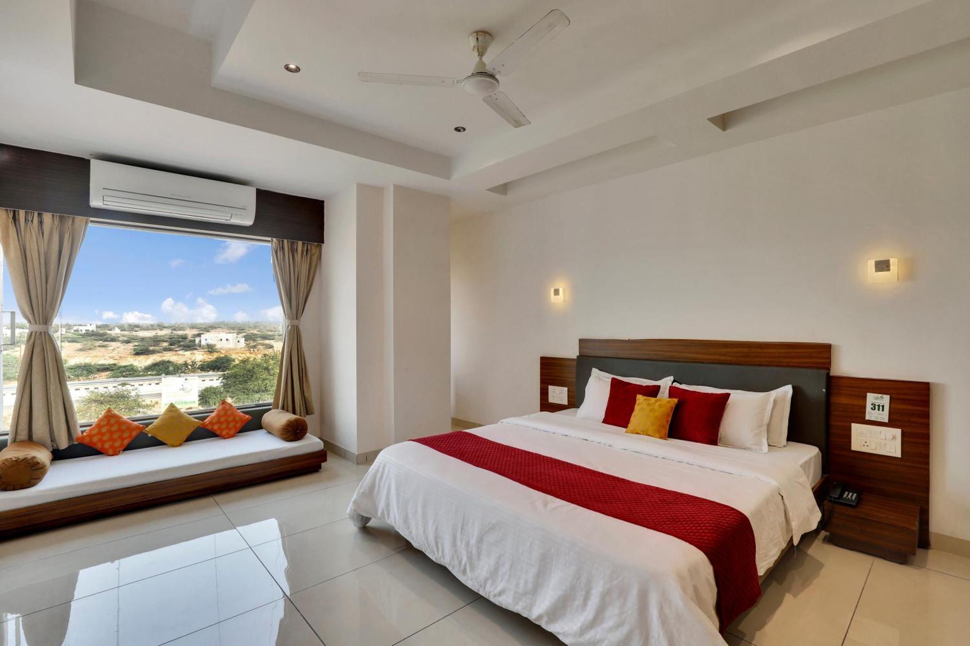 Goverdhan Greens Resort Dwarka L Hotels In Dwarka 外观 照片