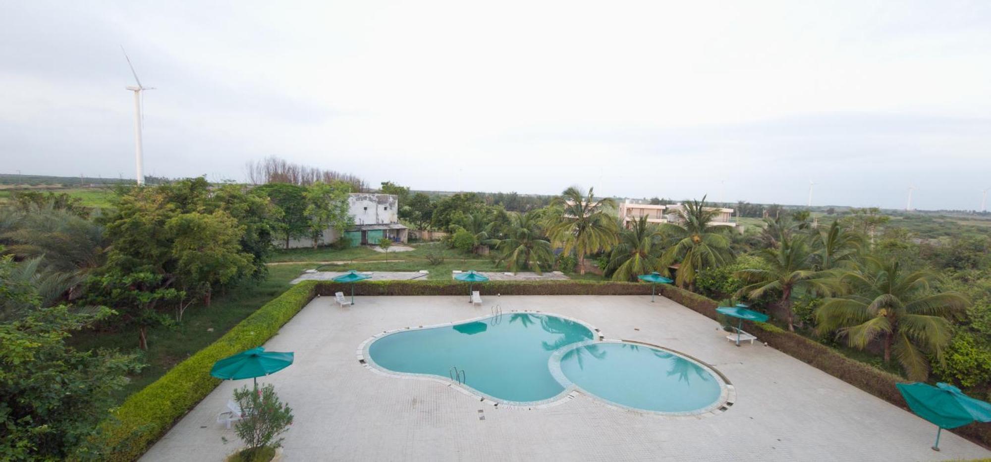 Goverdhan Greens Resort Dwarka L Hotels In Dwarka 外观 照片