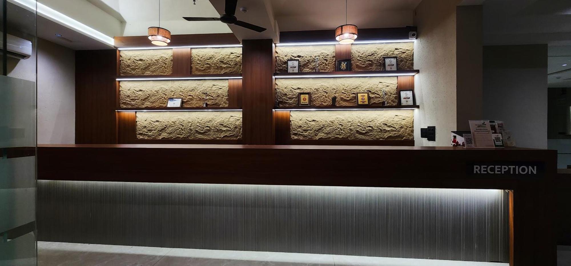 Goverdhan Greens Resort Dwarka L Hotels In Dwarka 外观 照片