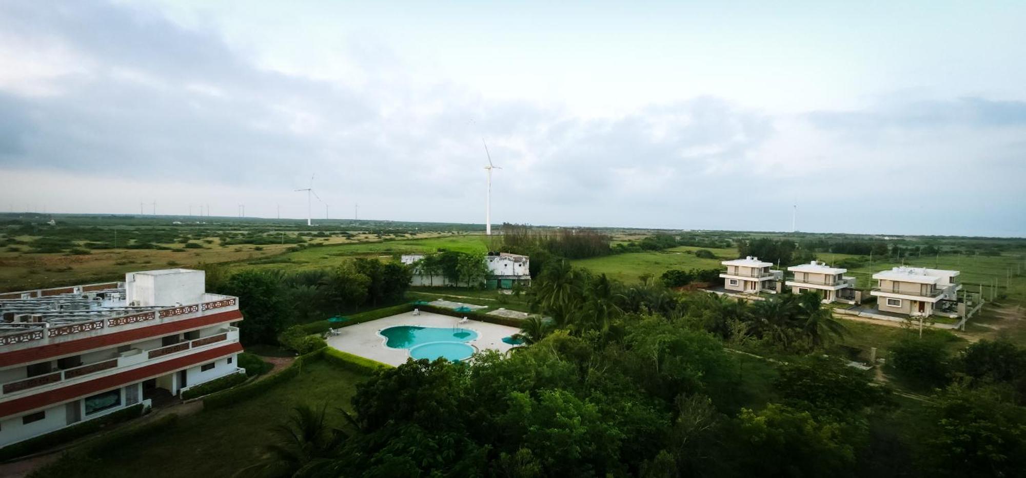 Goverdhan Greens Resort Dwarka L Hotels In Dwarka 外观 照片