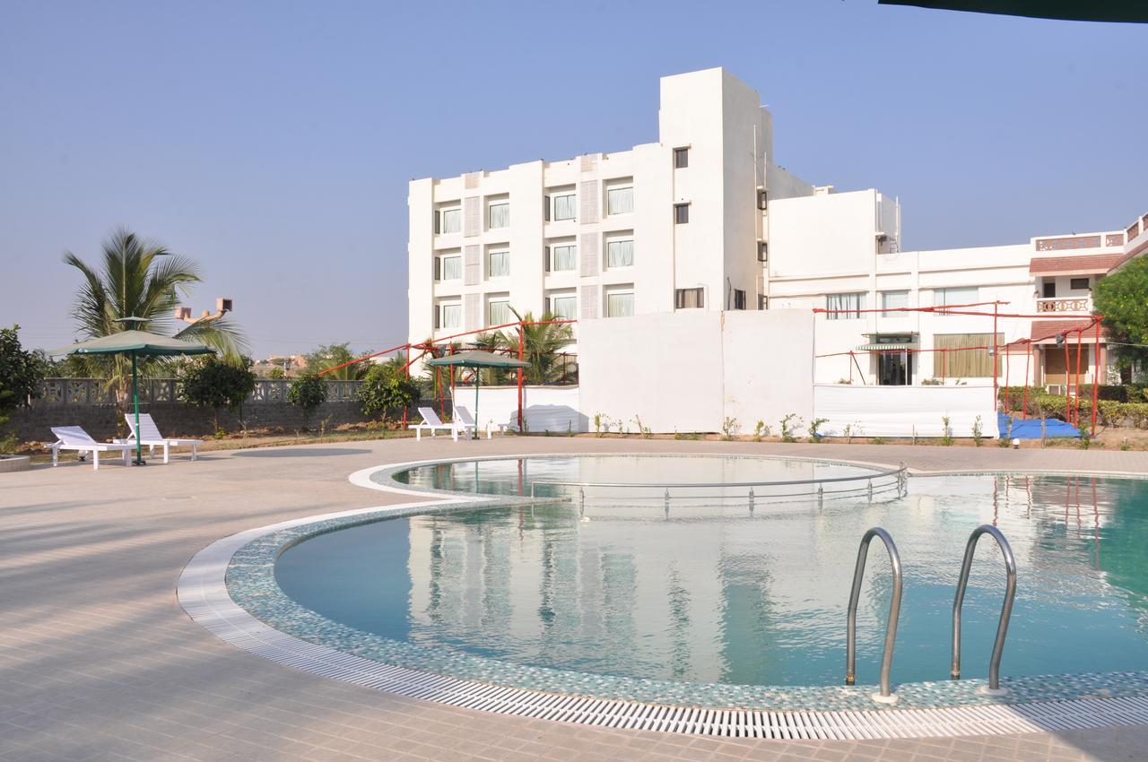 Goverdhan Greens Resort Dwarka L Hotels In Dwarka 外观 照片
