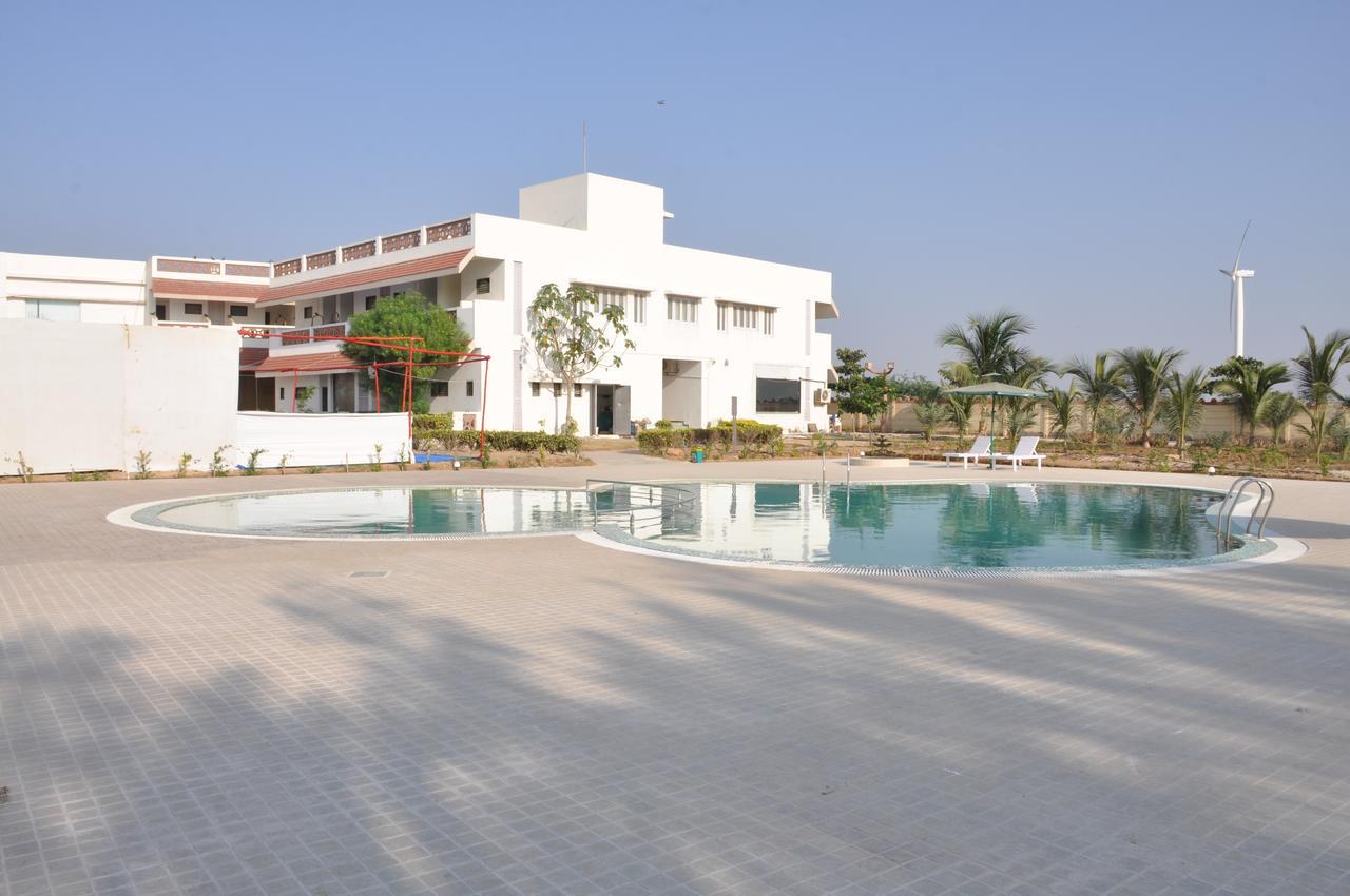 Goverdhan Greens Resort Dwarka L Hotels In Dwarka 外观 照片