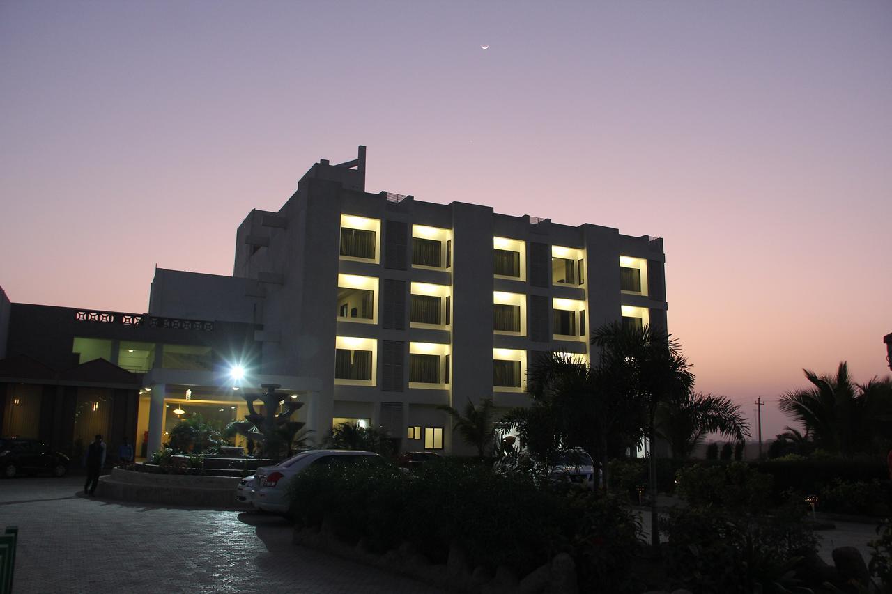 Goverdhan Greens Resort Dwarka L Hotels In Dwarka 外观 照片