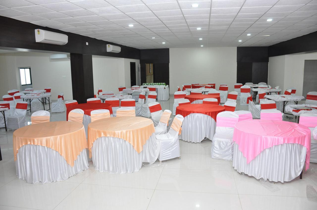 Goverdhan Greens Resort Dwarka L Hotels In Dwarka 外观 照片
