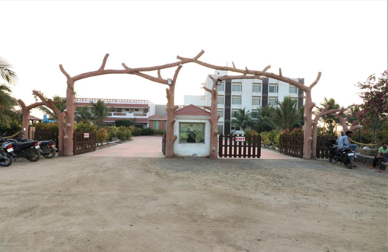 Goverdhan Greens Resort Dwarka L Hotels In Dwarka 外观 照片