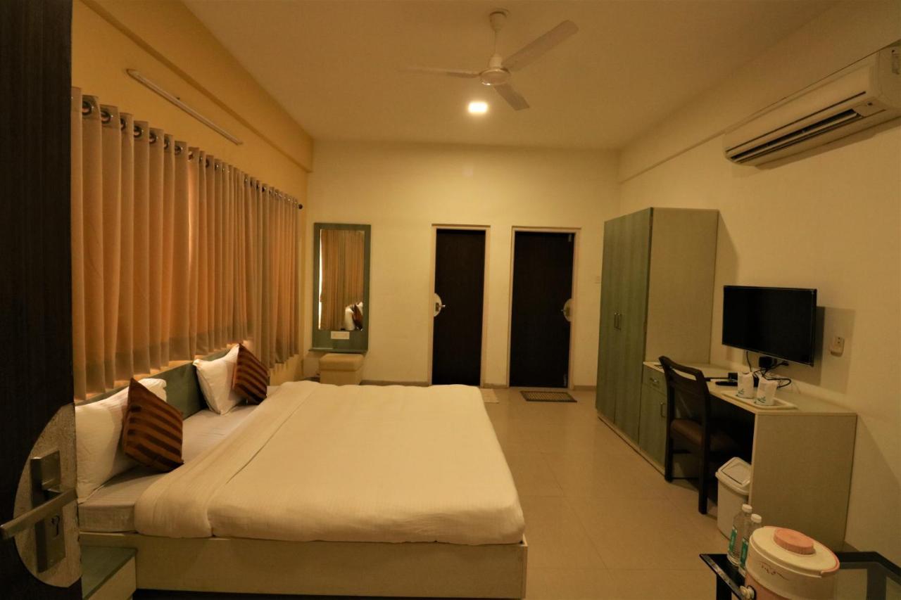 Goverdhan Greens Resort Dwarka L Hotels In Dwarka 外观 照片