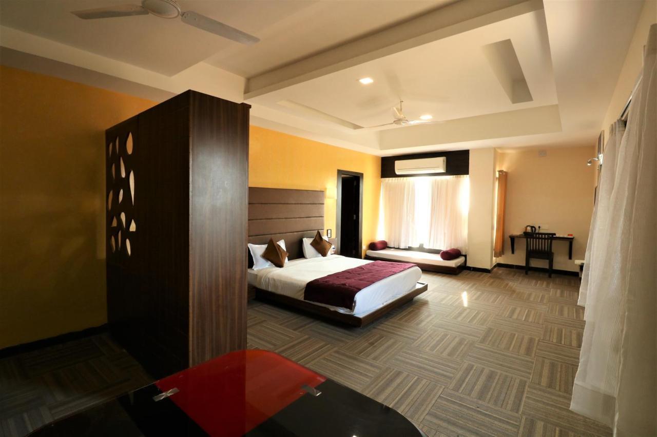 Goverdhan Greens Resort Dwarka L Hotels In Dwarka 外观 照片