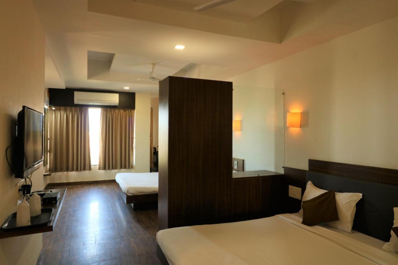 Goverdhan Greens Resort Dwarka L Hotels In Dwarka 外观 照片