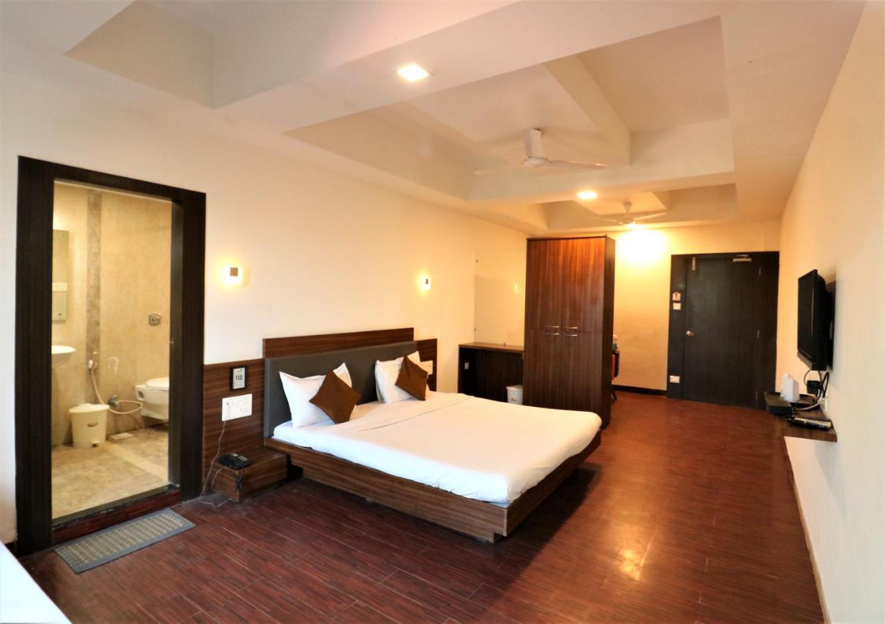 Goverdhan Greens Resort Dwarka L Hotels In Dwarka 外观 照片