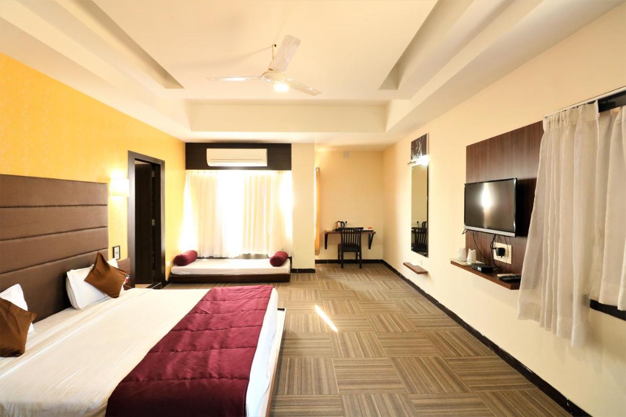 Goverdhan Greens Resort Dwarka L Hotels In Dwarka 外观 照片