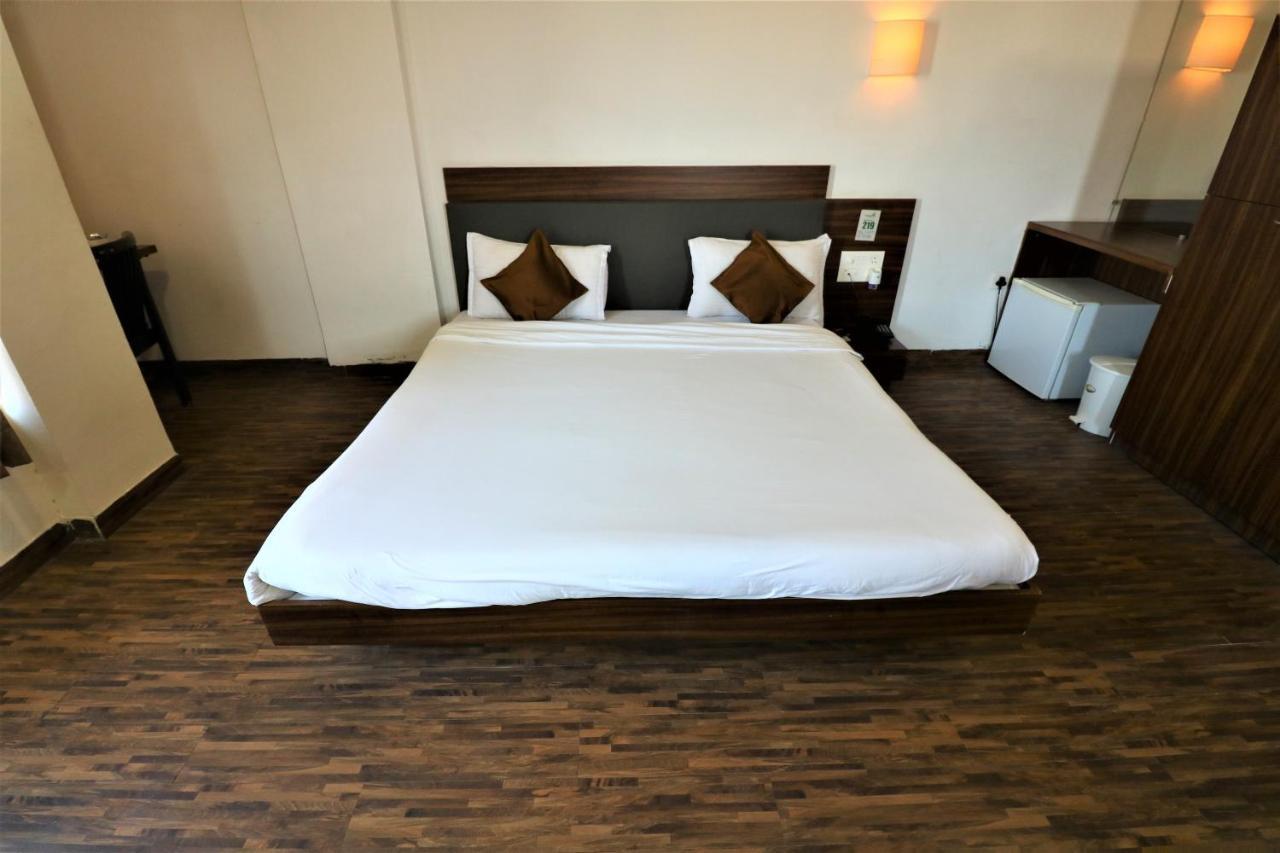 Goverdhan Greens Resort Dwarka L Hotels In Dwarka 外观 照片